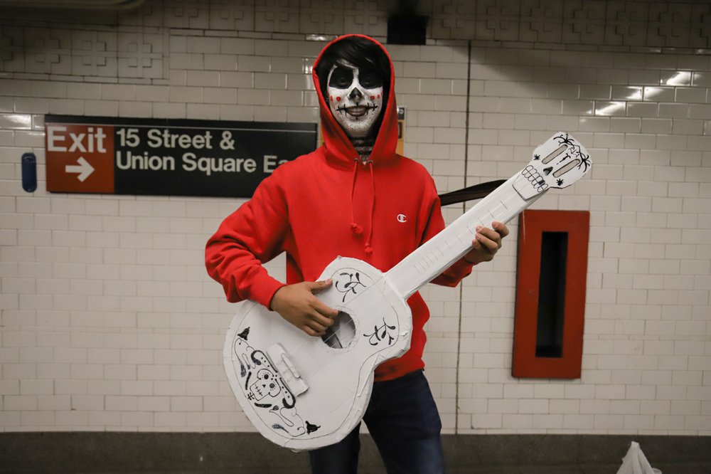 e88e6b30dboy-from-coco-jpg.jpeg 'Coco'