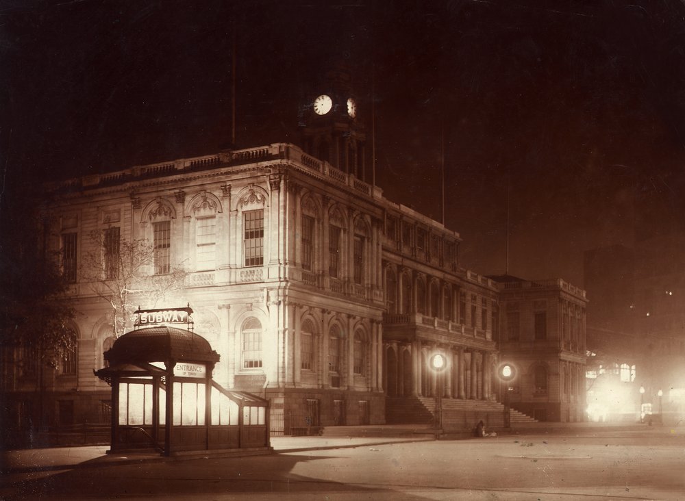 ea1535319gettyimages-3230266-jpg.jpeg Portrait of New York City Hall and subway entrance, 1905. (Getty)<br/>