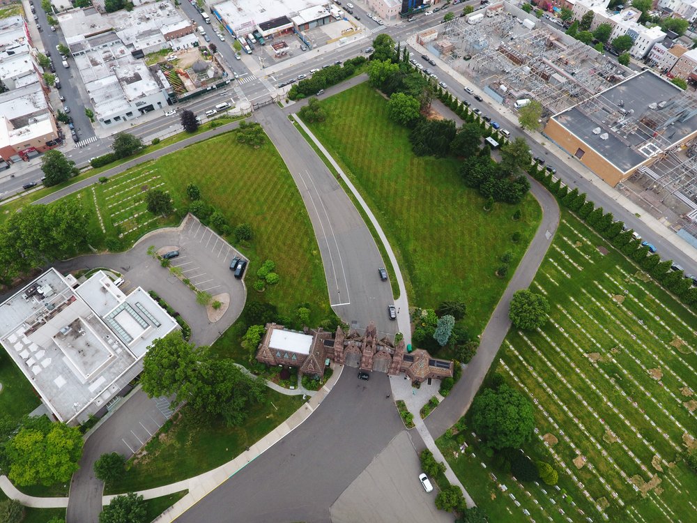 eb1e394e9dji_0707-jpg.jpeg An aerial of Green-Wood Cemetery (Jake Dobkin / Gothamist)