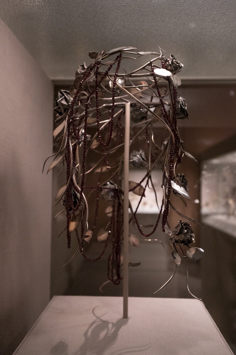 eb848ab0720180507-img_8333-jpg.jpeg A headdress by Alexander McQueen and Shaun Leane<br>