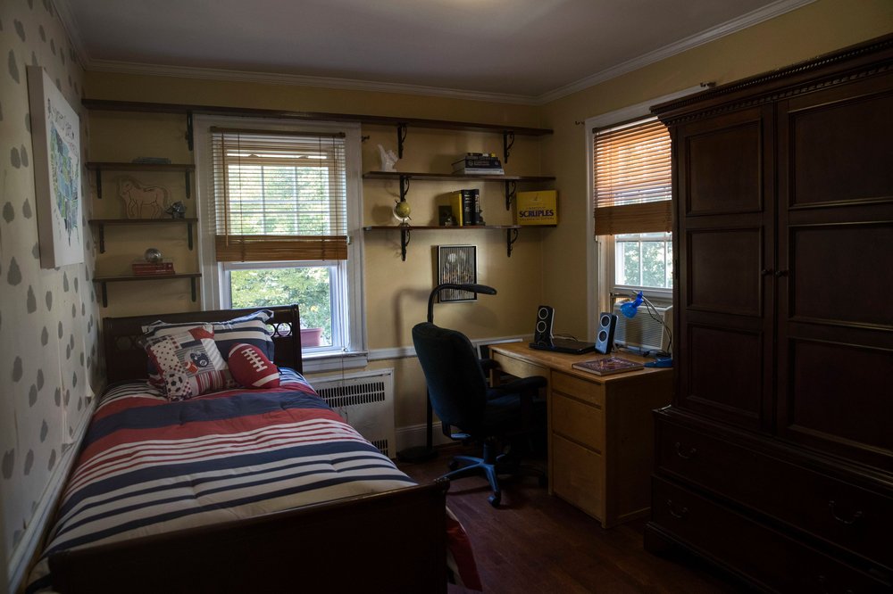 eca9b865b6431695e-jpg.jpeg A bedroom in the house where Republican presidential candidate Donald Trump spent his early childhood. <br><br>