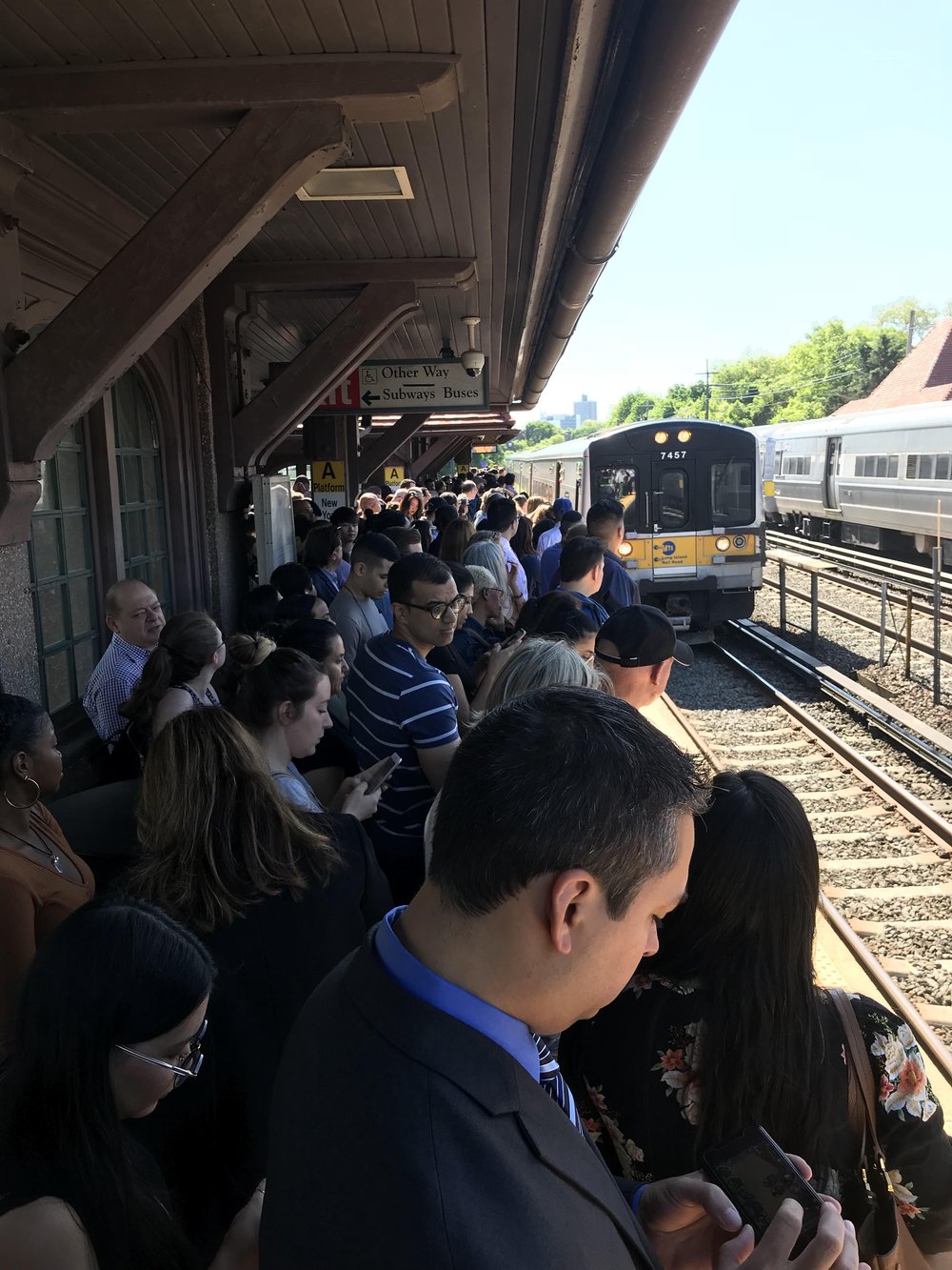 ef116e813lirr4-jpg.jpeg