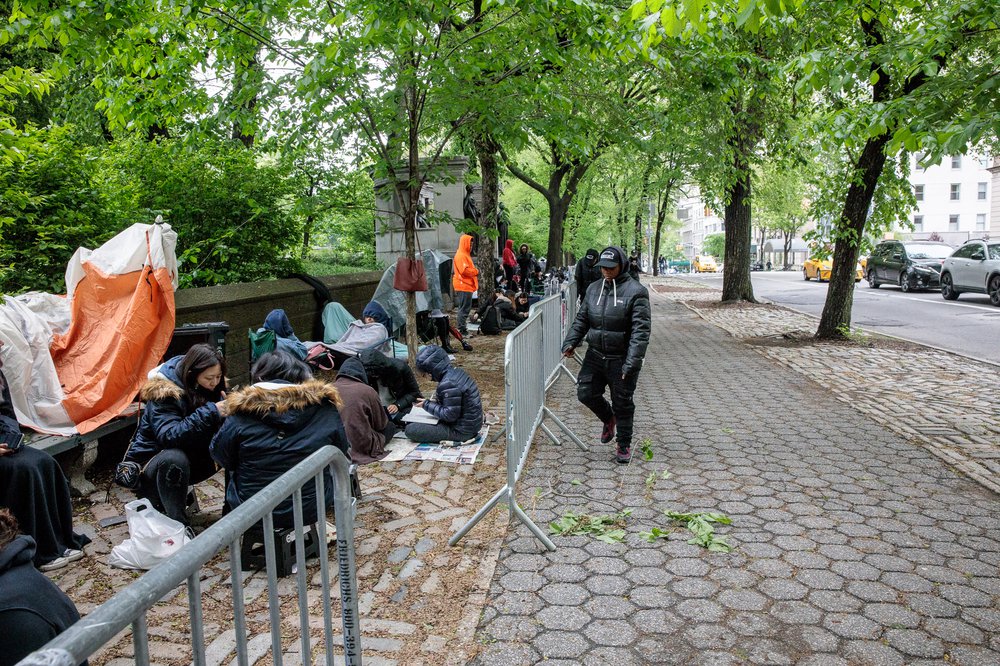 eff649680btsfans-todseelie-24-jpg.jpeg (<a href="http://todseelie.com">Tod Seelie</a> / Gothamist)