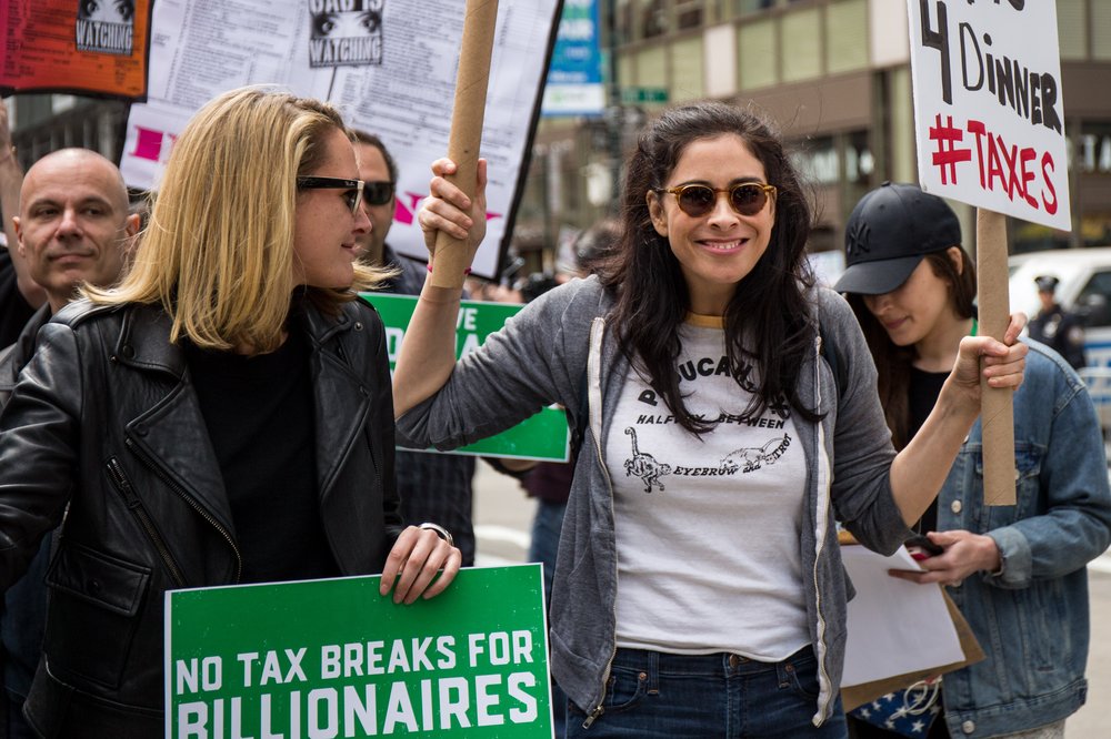 f00b62505taxes-25-jpg.jpeg Jena Friedman and Sarah Silverman<br>