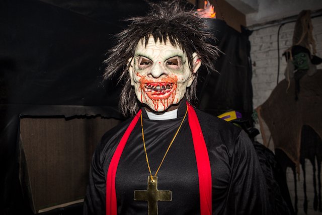 f13a02e0c102717nypdhalloween-22-jpg.jpeg
