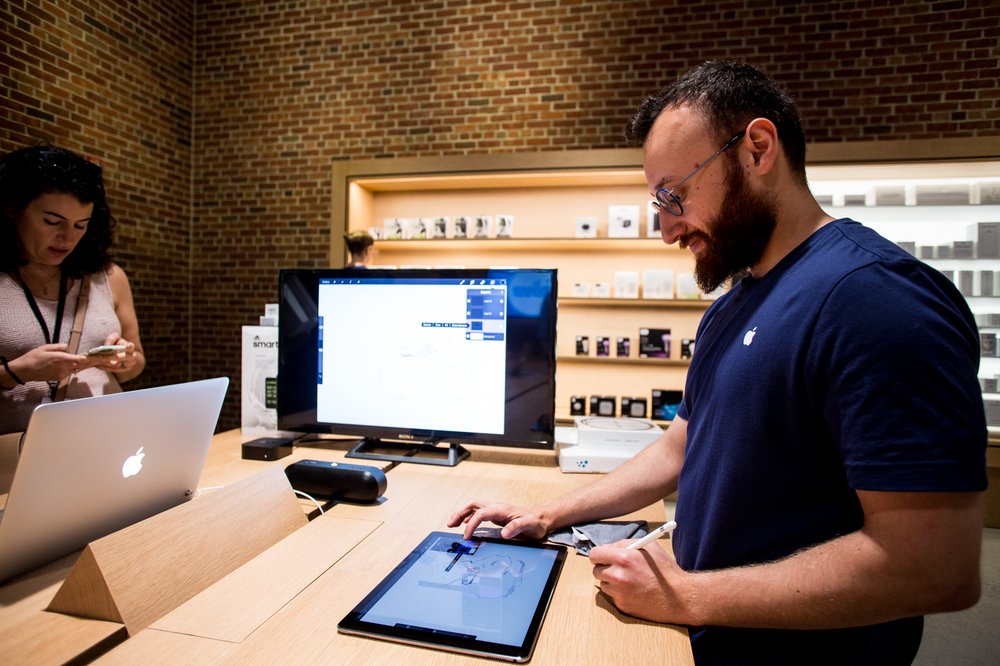 f5a018e77072816applestore7-jpg.jpeg