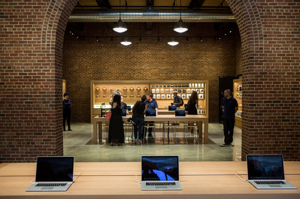 f796f4dc8072816applestore1-jpg.jpeg