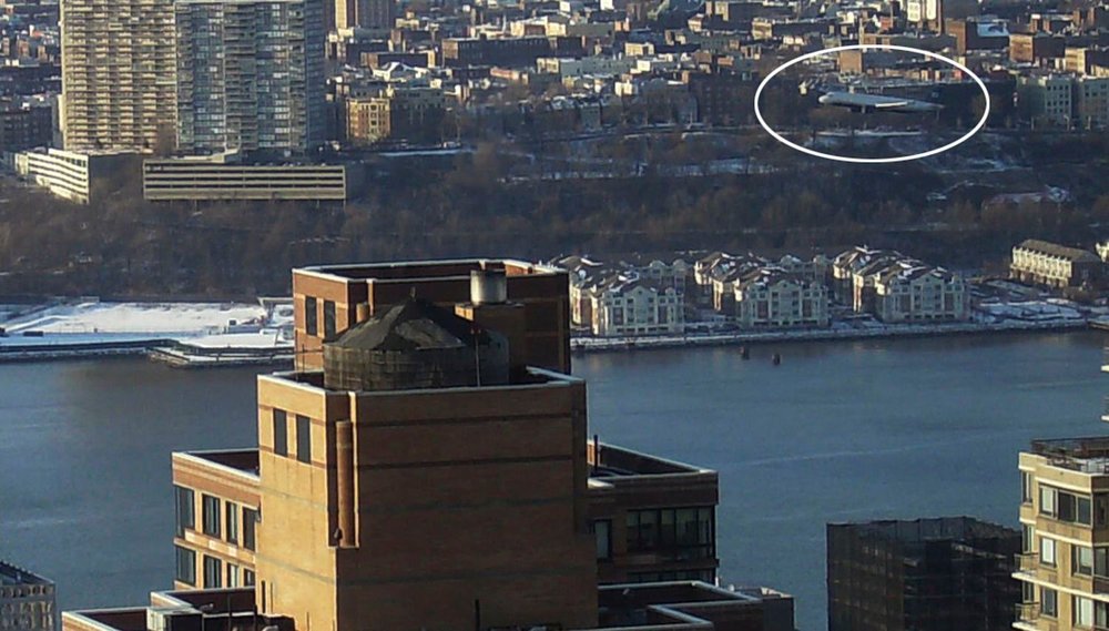 f7ddb6275shutterstock_9532505b-jpg.jpeg Circled in white is Flight 1549 when it was making its descent into the Hudson River ( Trela Media/AP/Shutterstock)