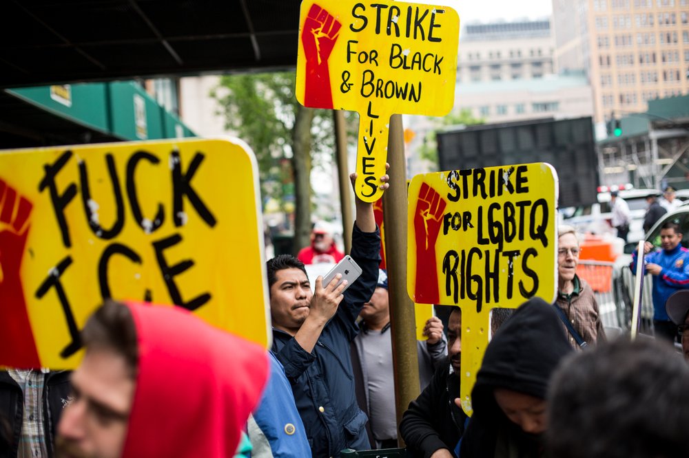 fbe83b19a050117bhprotestmayday-13-jpg.jpeg