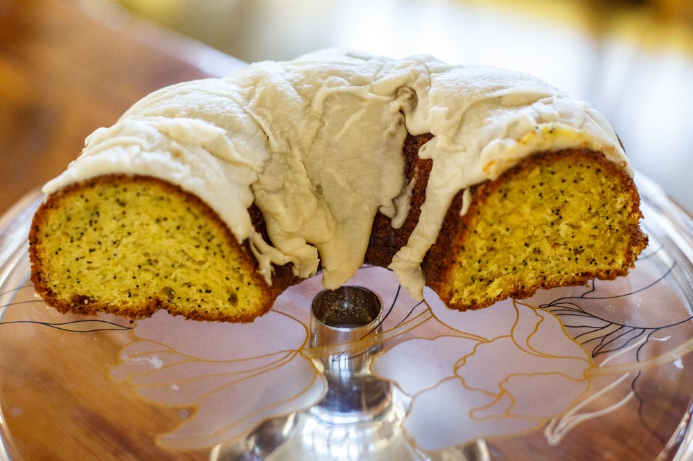 fefb09d5f020716goldengirlscafe-13-jpg.jpeg Auntie Rue's Orange Poppyseed Cake <br/>