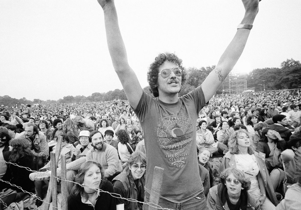 ff2c49d16shutterstock_6576045a-jpg.jpeg Fans at the show<br/>(David Handschuh/AP/Shutterstock)