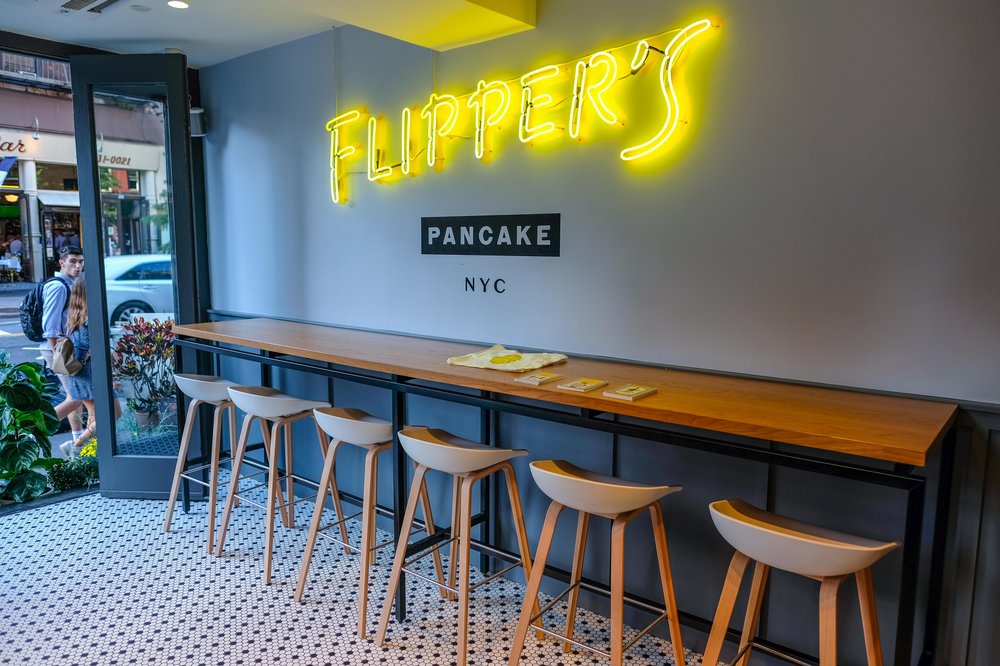 Flipper's neon sign