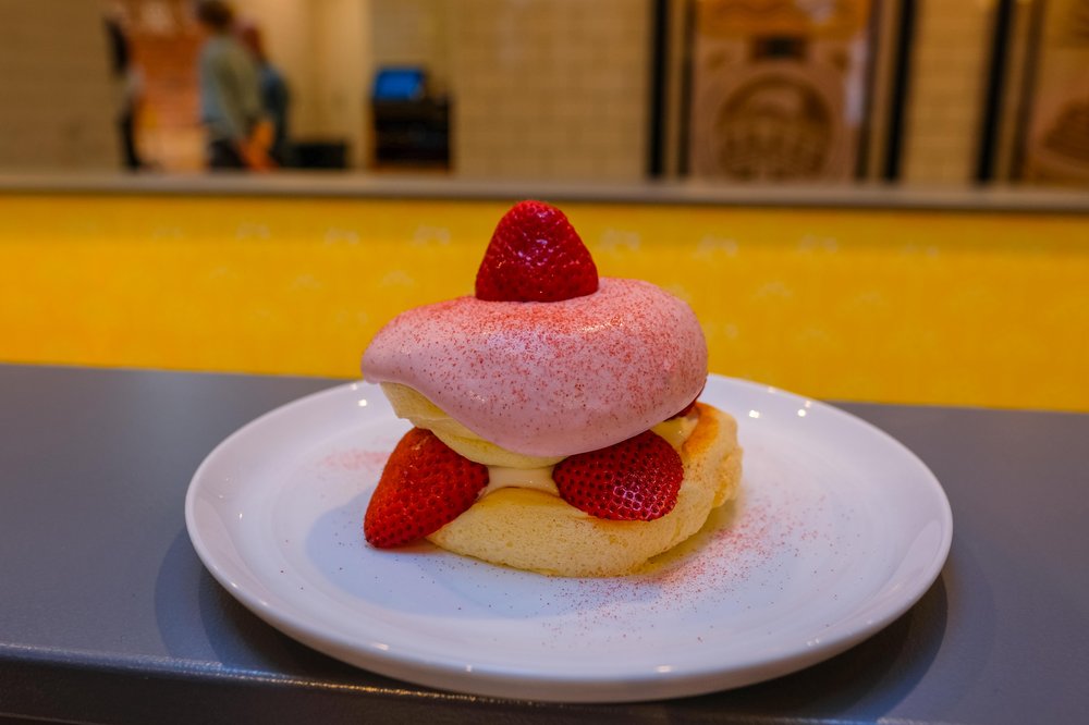 Strawberry Flipper's Soufflé Pancakes ($19)
