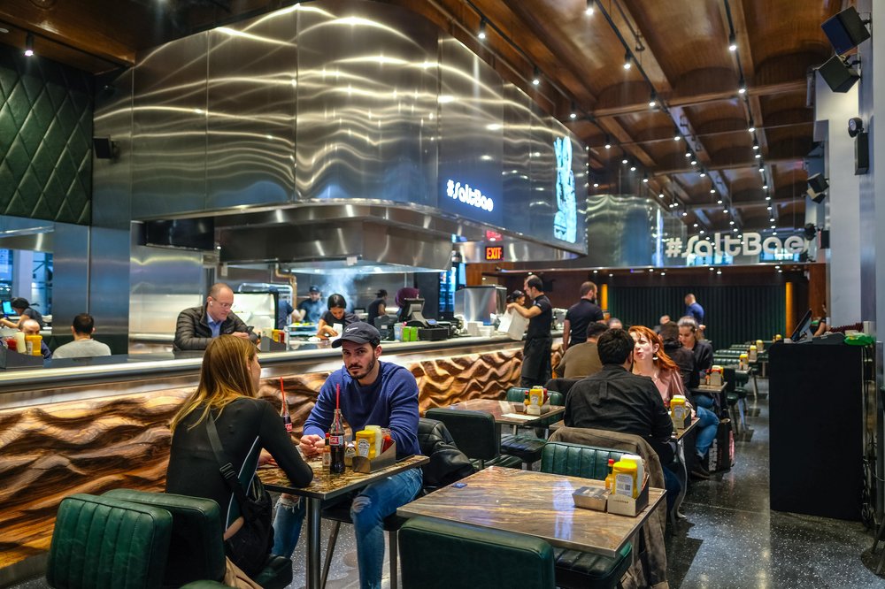 saltbaeburger-20.jpg inside Salt Bae Burger, booths with customers