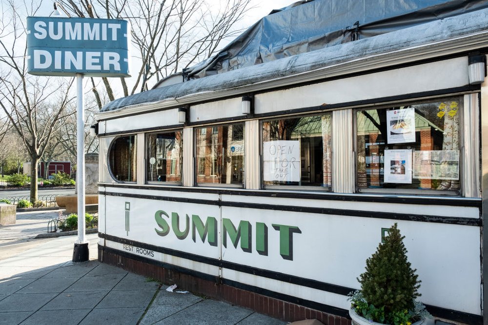 The exterior of the Summit Diner