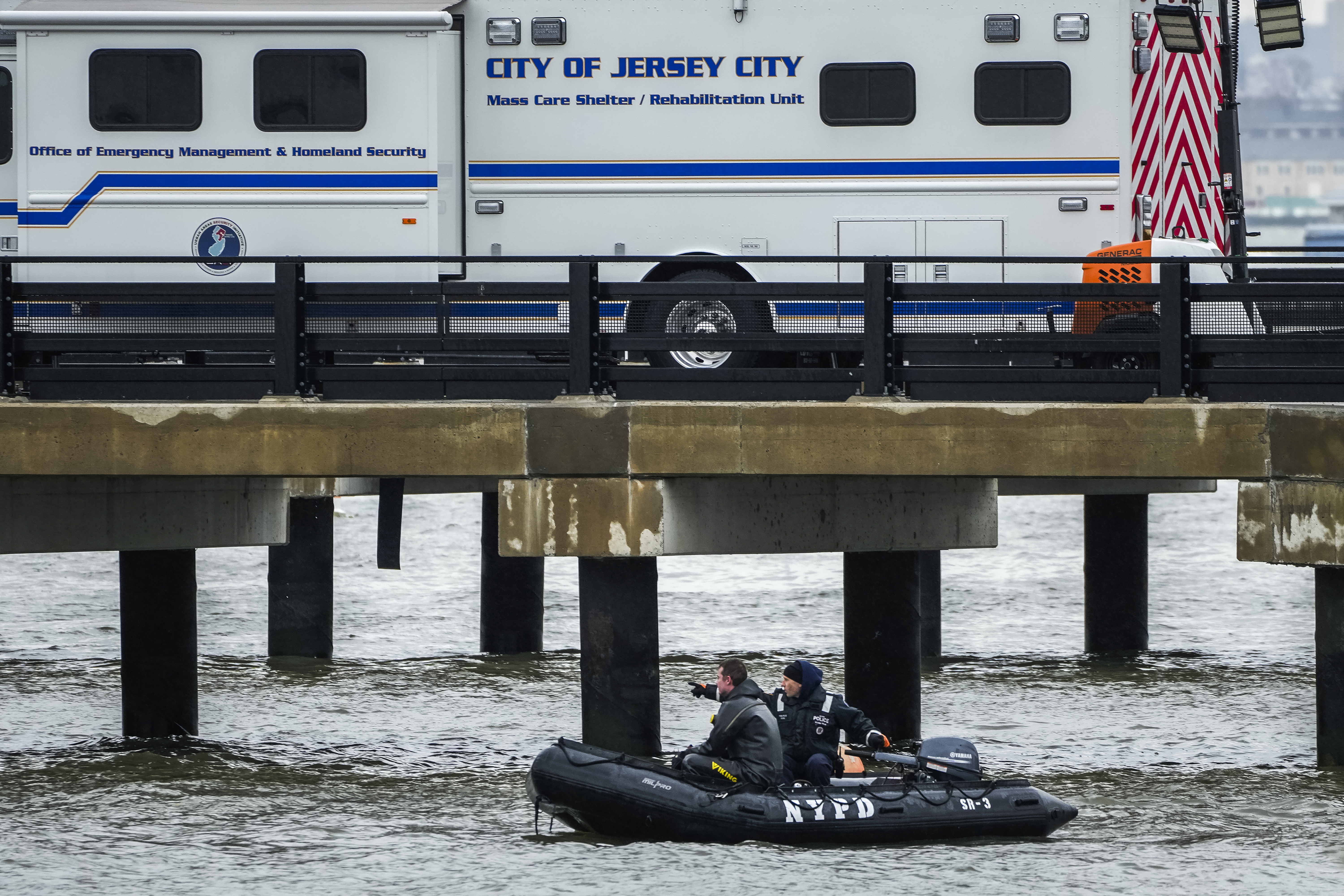 Mayor Adams still backs helicopter tourism. Jersey City Mayor Fulop says it has to go.