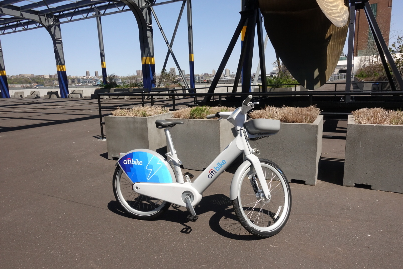 Bigger faster and flashier New e bikes join Citi Bike s fleet Gothamist