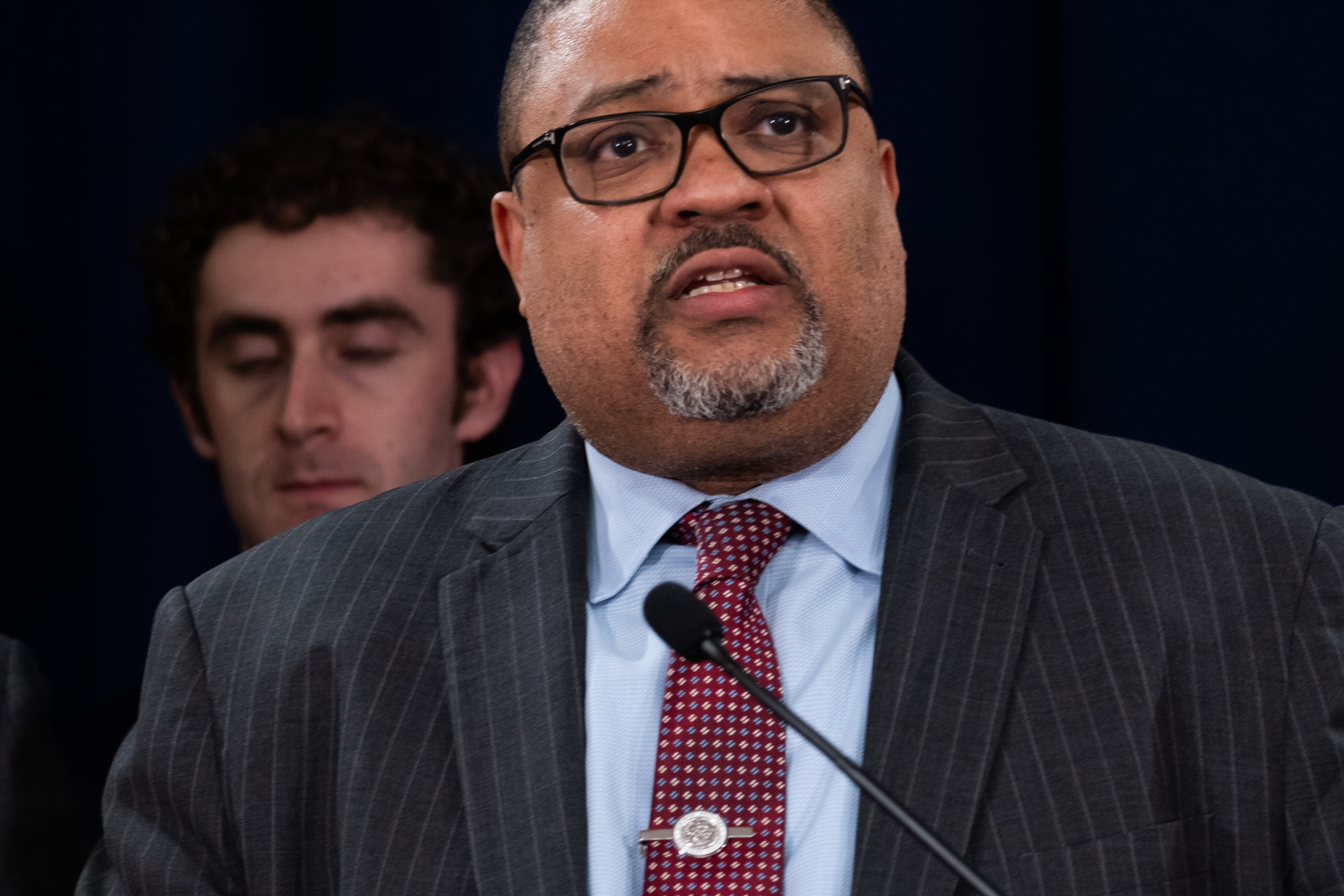 Manhattan DA accuses man of sexually assaulting, trafficking 16-year-old in 104-count indictment