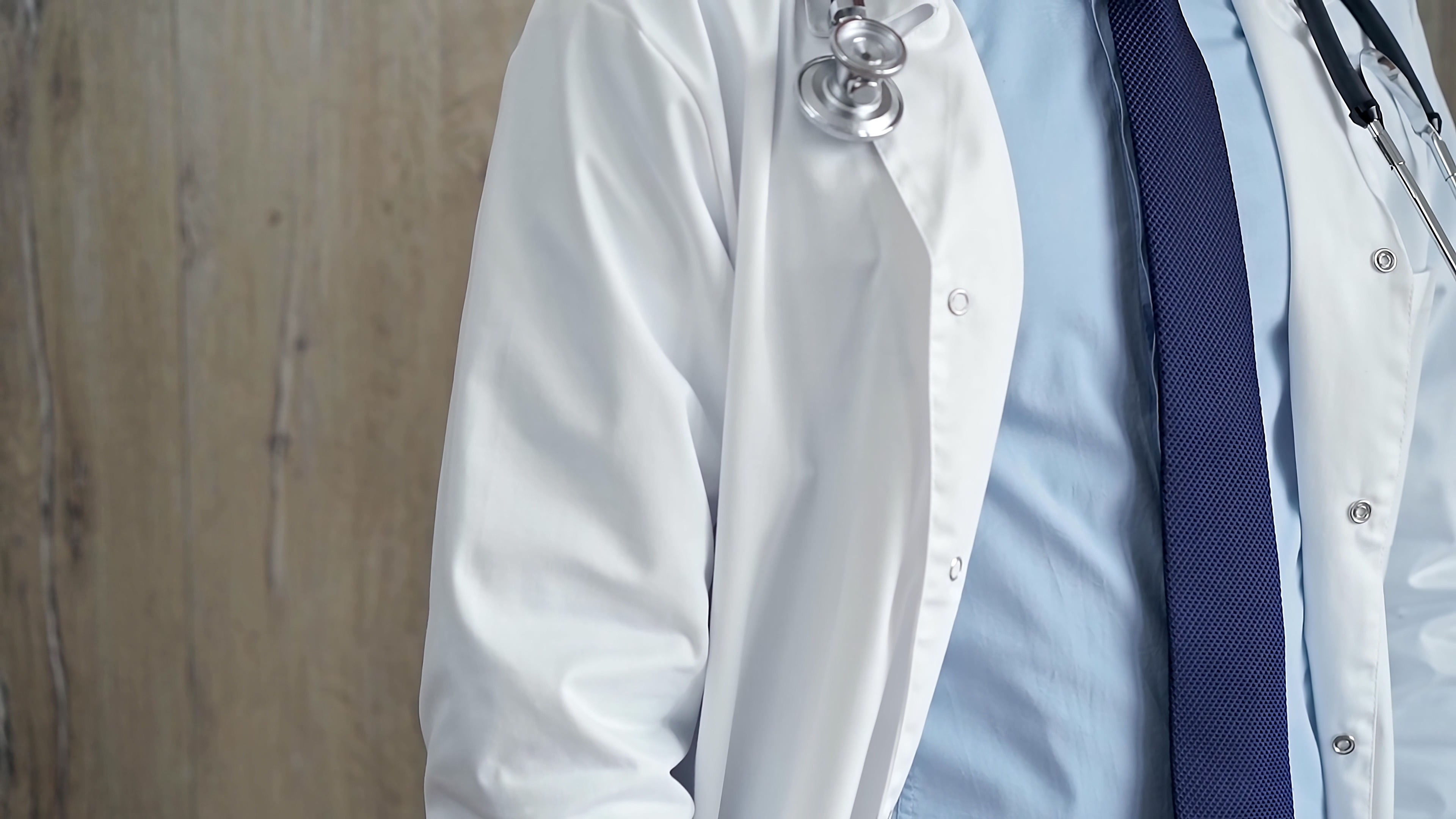 Queens doctor pleads guilty to sexually abusing patients and raping acquaintances