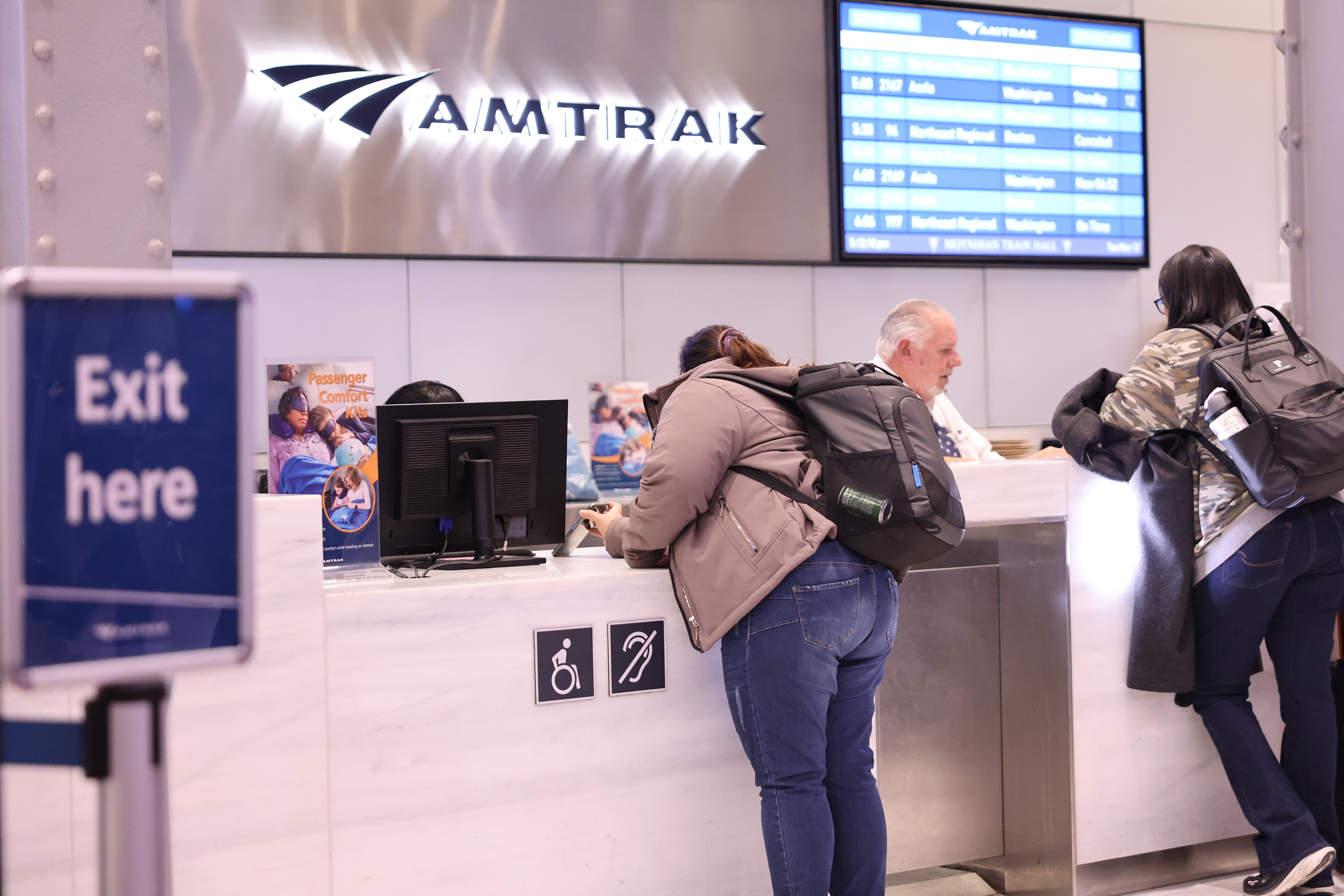 Amtrak warns of significant delays in and out of New York Monday