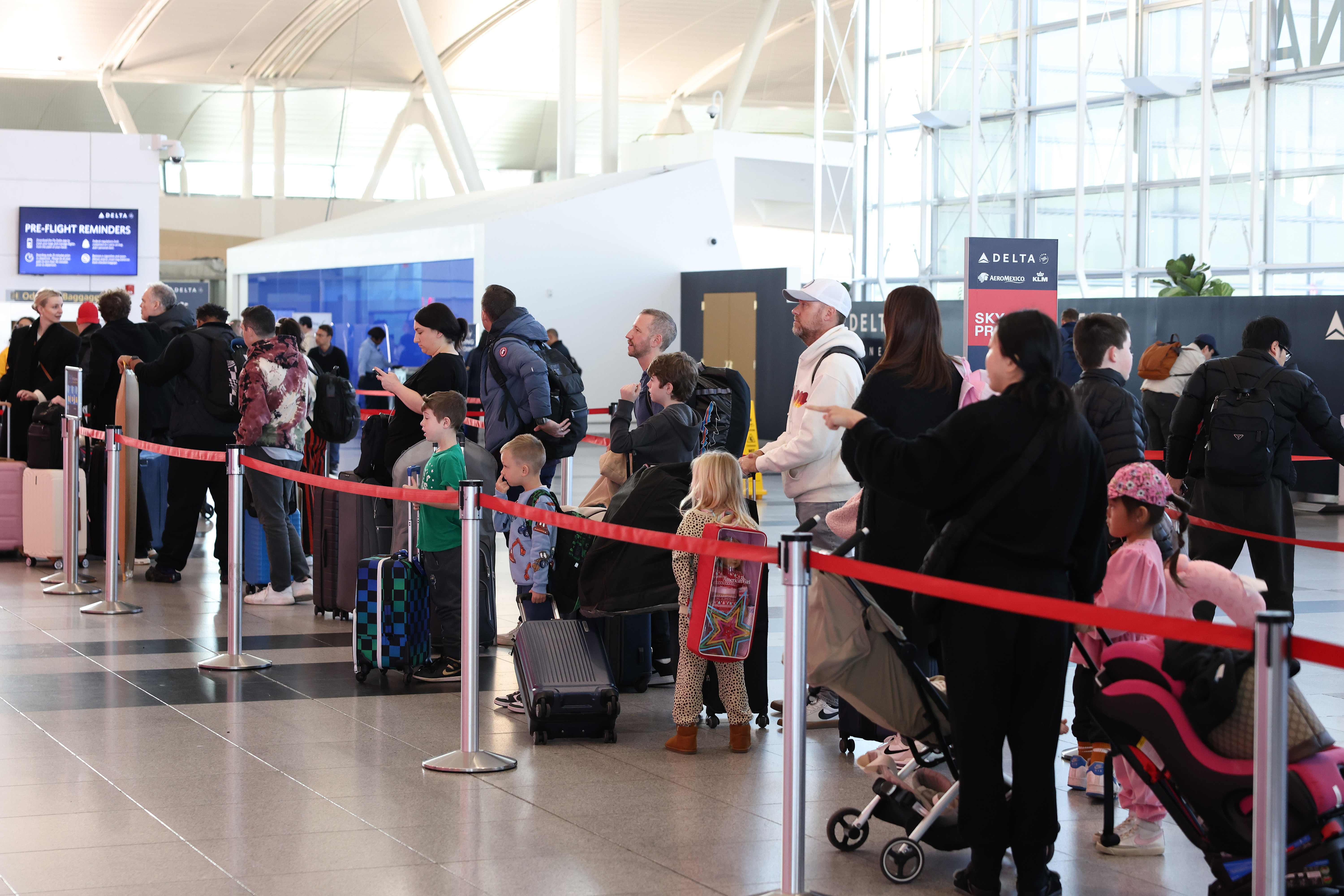 International travel breaks pre-COVID record at NYC airports, Port Authority says