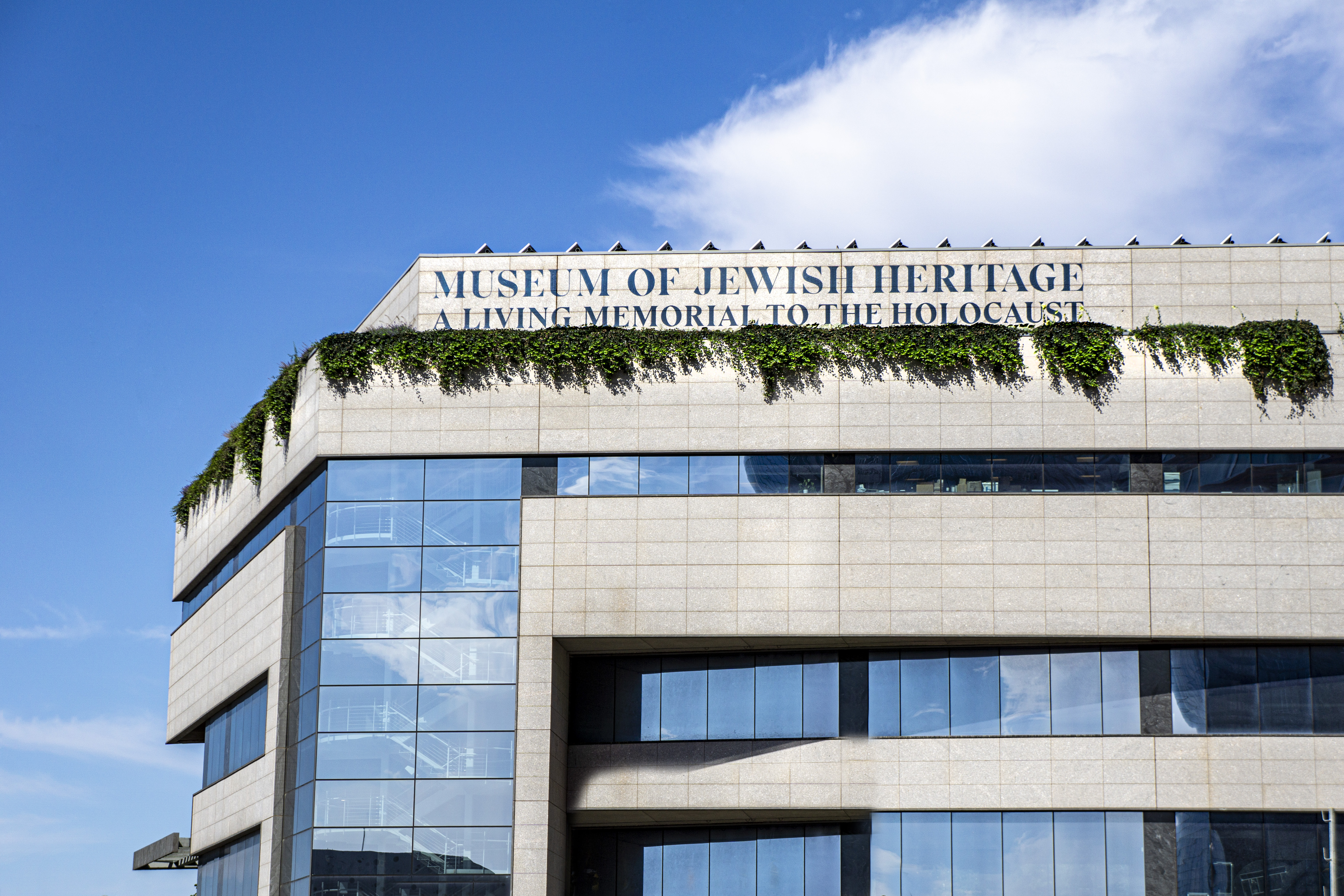 Holocaust survivors gather at NYC museum to mark 80th anniversary of Auschwitz liberation