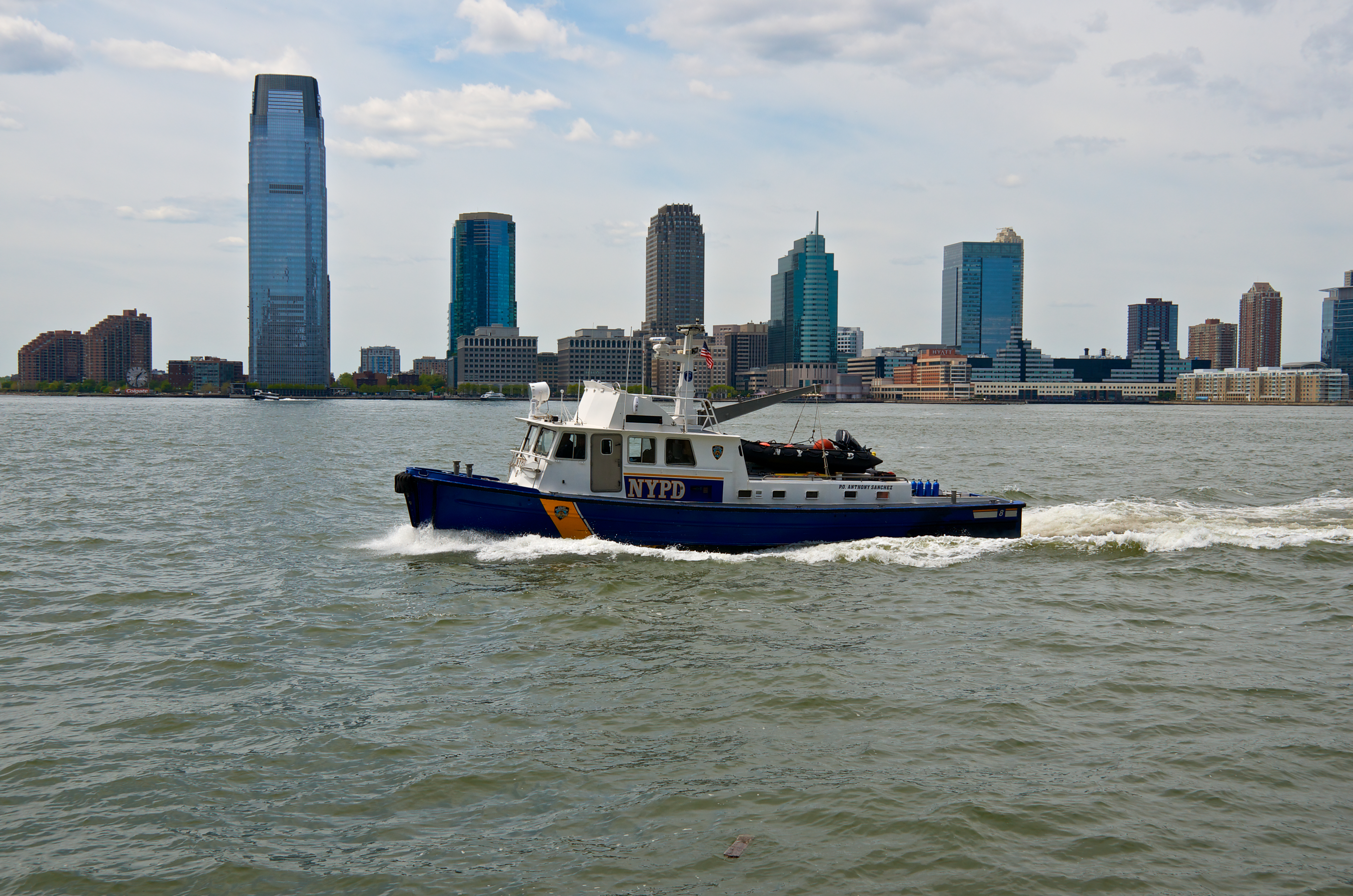 Search underway after possible water emergency in Hudson River, NYPD says