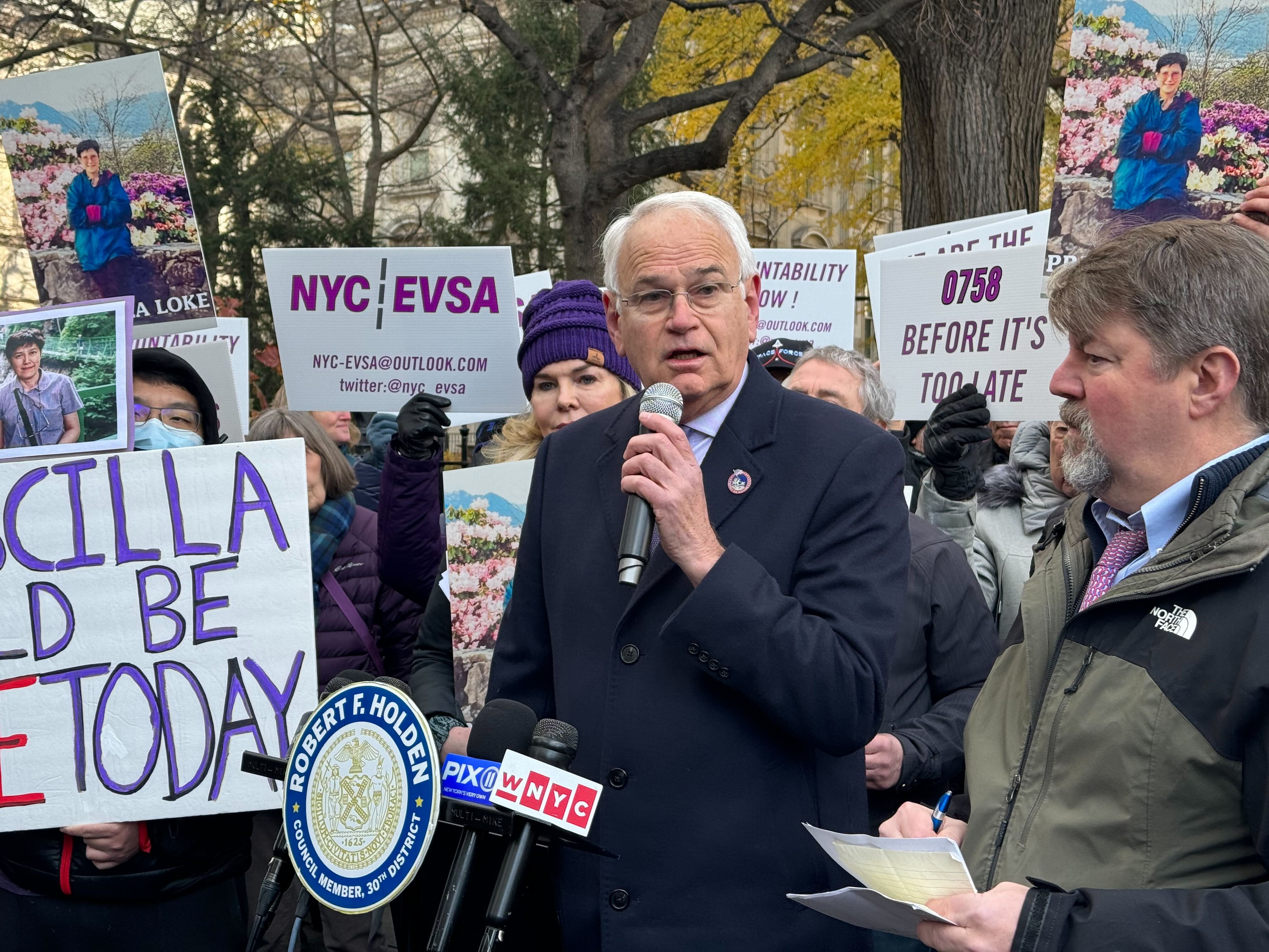Extra Extra: Outgoing Councilmember Bob Holden endorsed 2 staffers to fight over his seat