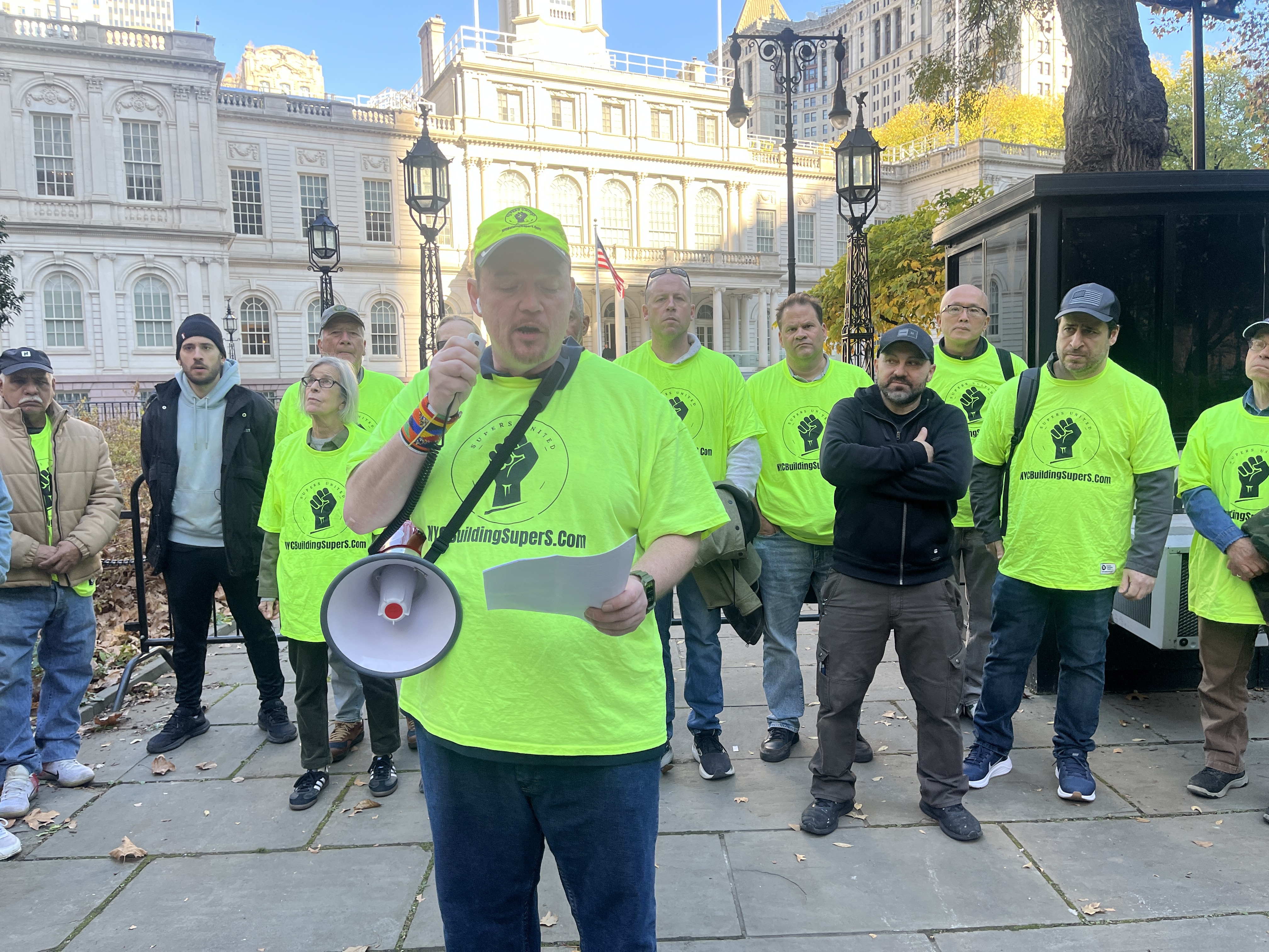 NYC building supers say theyre eagerly awaiting holiday tips from tenants this year