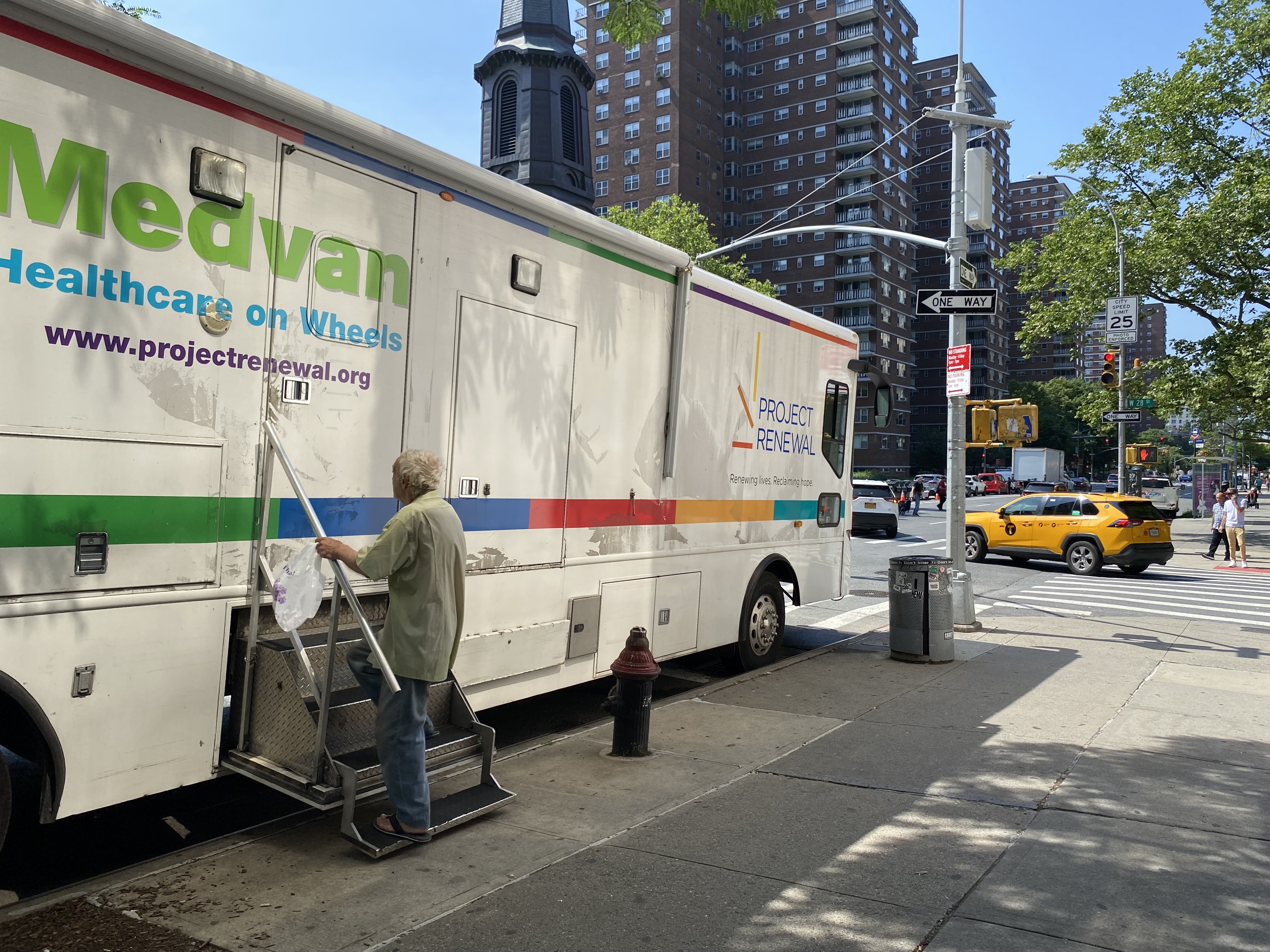 This mobile clinic rolls up to homeless New Yorkers who need mental health services