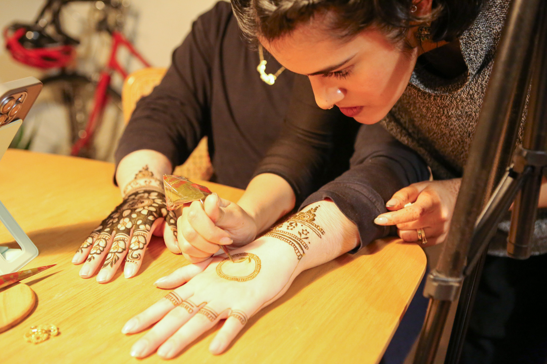 Henna artists around New York City brace for the Ramadan rush