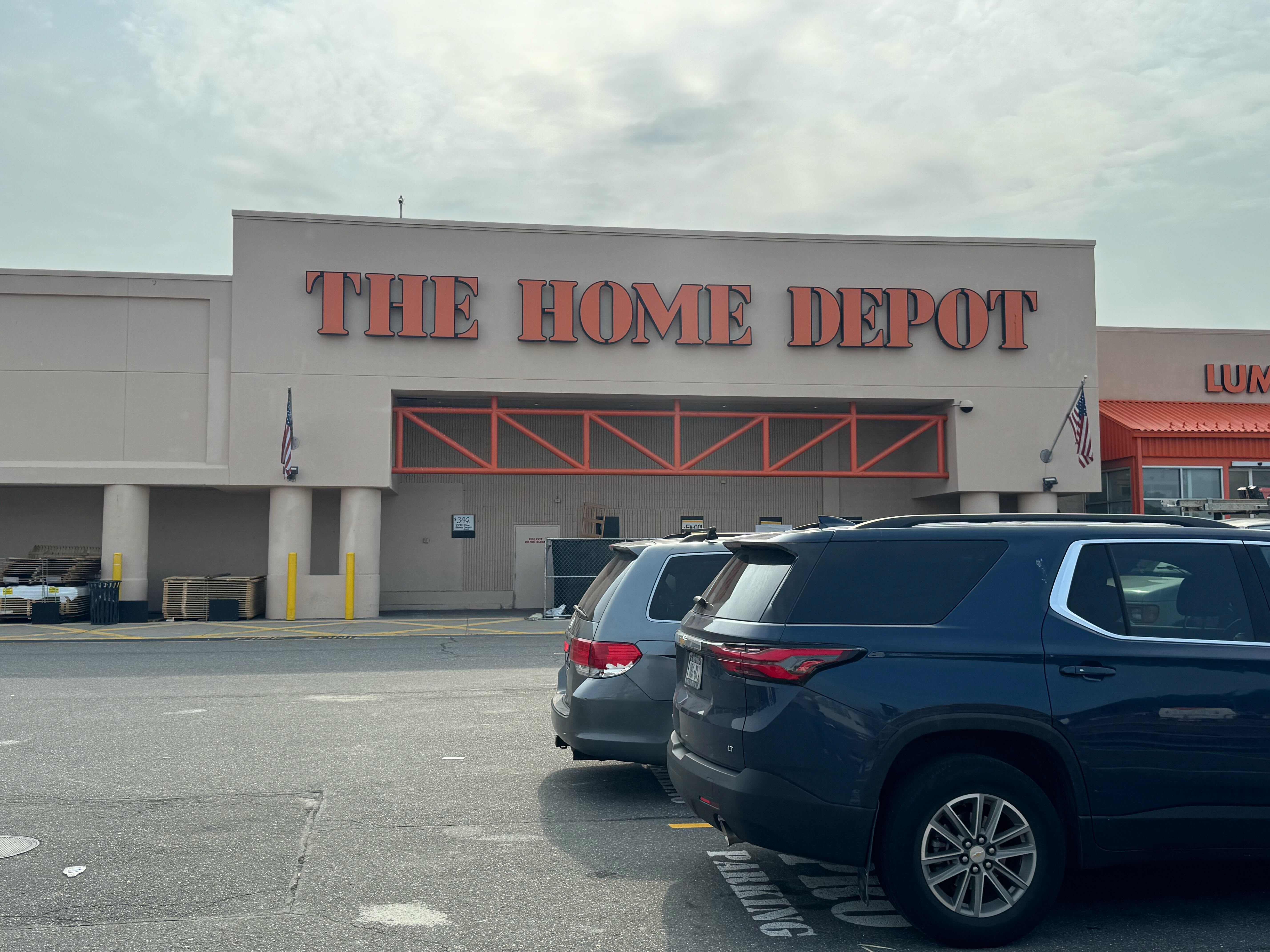 Immigration police making their presence known at NYC-area Home Depots
