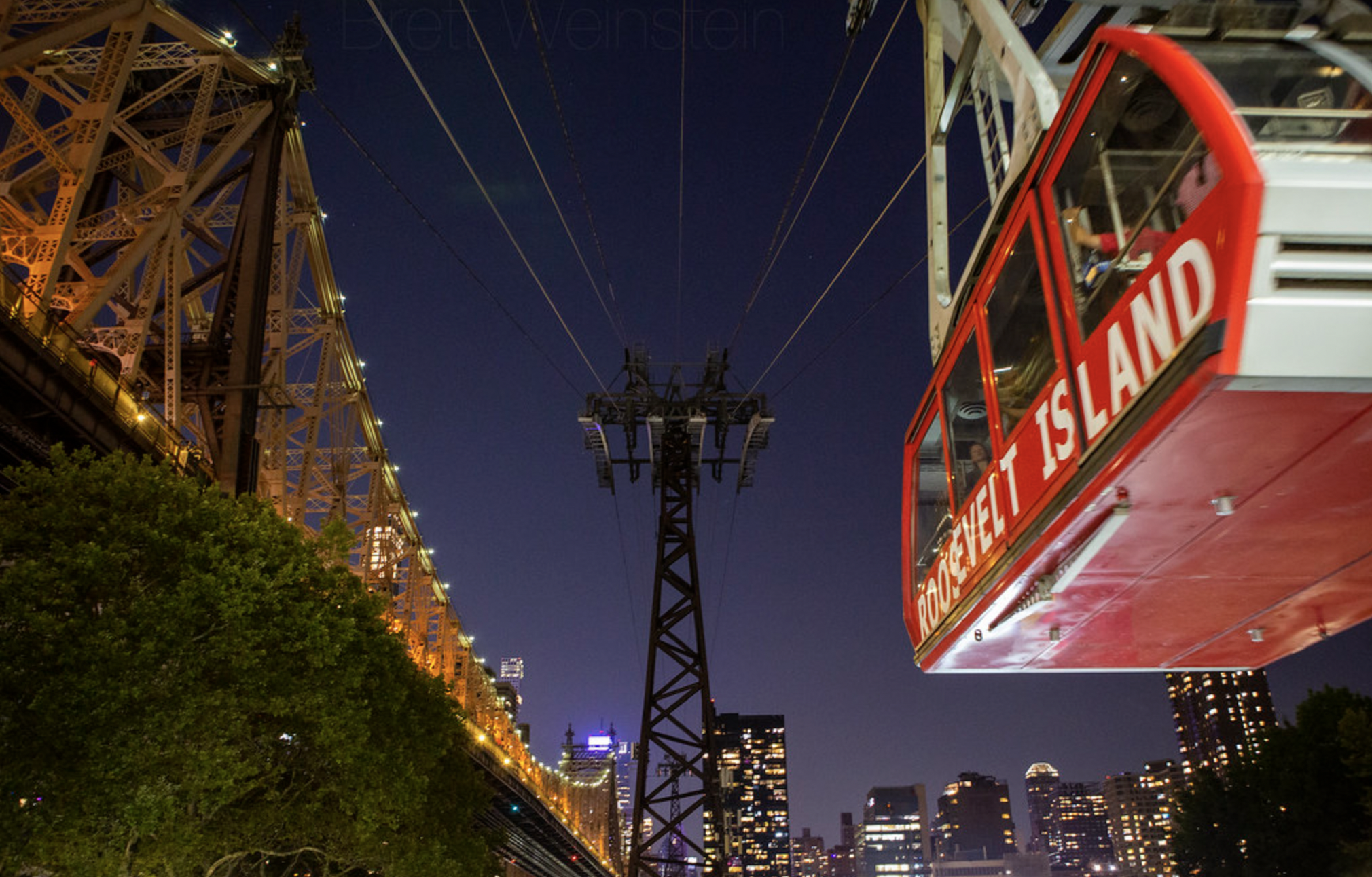 Extra Extra: Tourists have not moved on from the Roosevelt Island tram