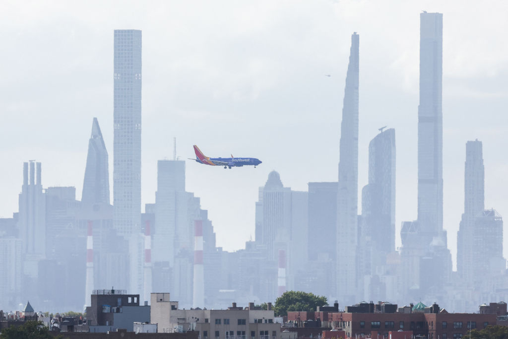 a plane approaching LaGuardia